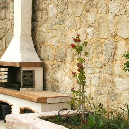 Lagoon View - Adults Only Apartment