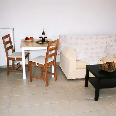 Lagoon View - Adults Only Apartment *