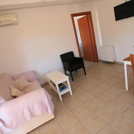 Lagoon View - Adults Only Apartment